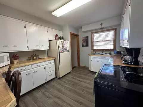 540 E 5th St, Crete, NE 68333 photo 11