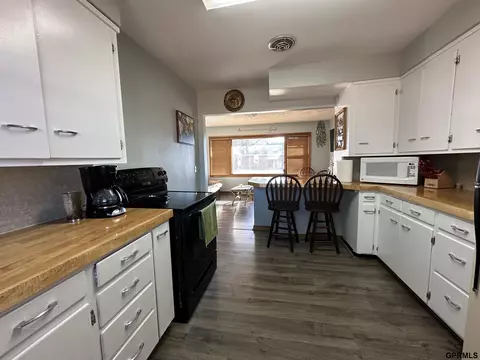 540 E 5th St, Crete, NE 68333 photo 12
