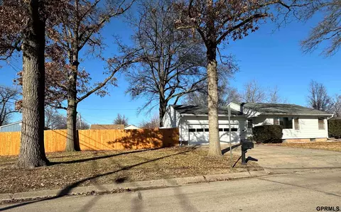 540 E 5th St, Crete, NE 68333 photo 2
