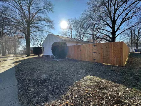 540 E 5th St, Crete, NE 68333 photo 4