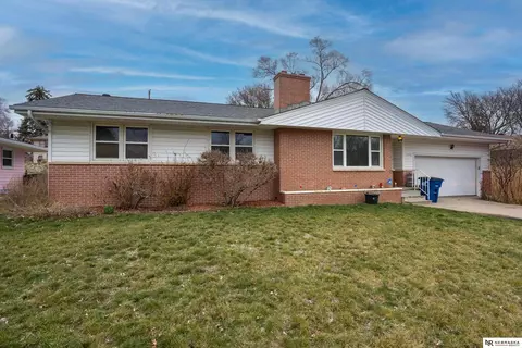 5308 Larimore Ave, Omaha, NE 68104