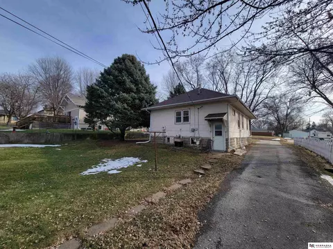 142 E 13th St, Wahoo, NE 68066 photo 3