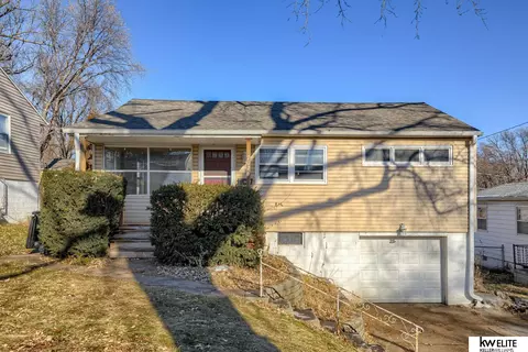 7026 Hamilton St, Omaha, NE 68114