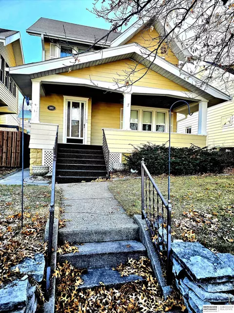 3063 S 32nd St, Omaha, NE 68105