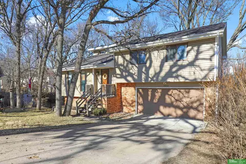 13002 Woodridge Cir, Bellevue, NE 68123