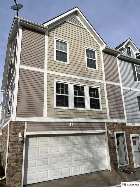 14674 Ames Plz, Omaha, NE 68116