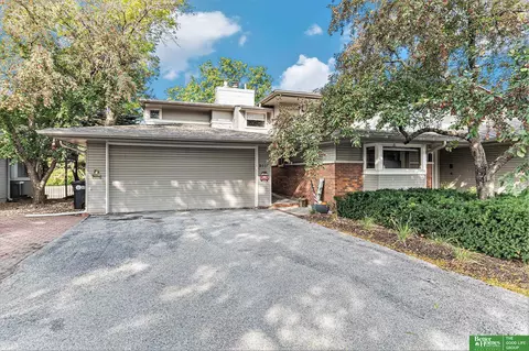 2012 N 102nd St, Omaha, NE 68134