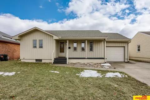 1441 Austin Ln, Fremont, NE 68025