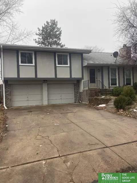 14733 Weir St, Omaha, NE 68137