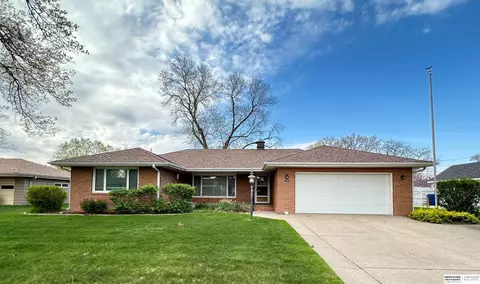 1718 Phelps Ave, Fremont, NE 68025