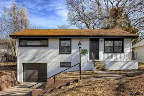 7546 Richmond Dr, Omaha, NE 68134