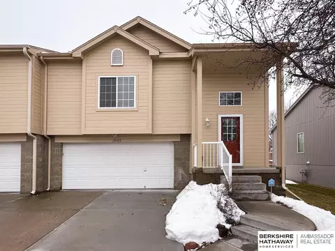 18923 Anne St, Omaha, NE 68135