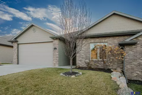 9121 S 28th St, Lincoln, NE 68516