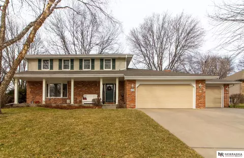 7400 Osage Ct, Lincoln, NE 68506