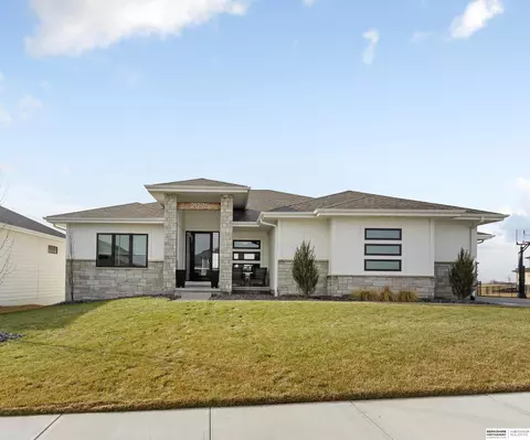 21775 K St, Elkhorn, NE 68022