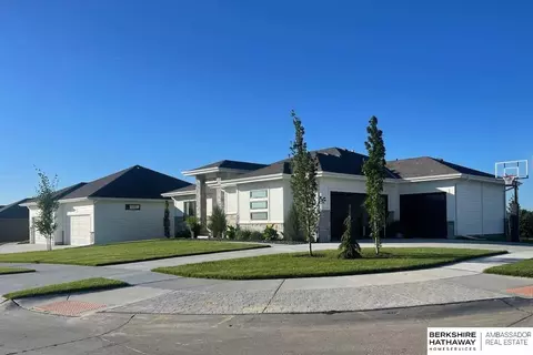 Exterior - 21775 K St, Elkhorn, NE 68022 photo 12 of 13