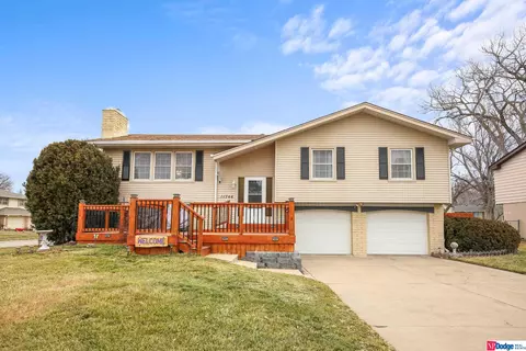 11746 Grand Ave, Omaha, NE 68164