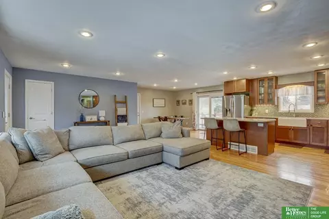 1701 Terry Ave, Bellevue, NE 68005