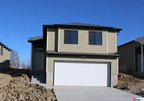 2308 NW 57th St, Lincoln, NE 68524