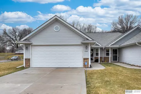 7908 S 24th St, Bellevue, NE 68147