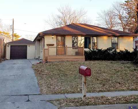 2008 S 49th St, Lincoln, NE 68506