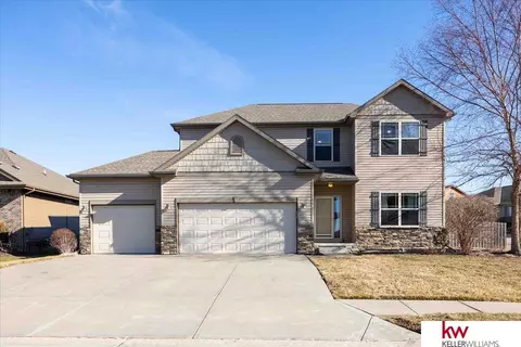 10408 Cary St, La Vista, NE 68128