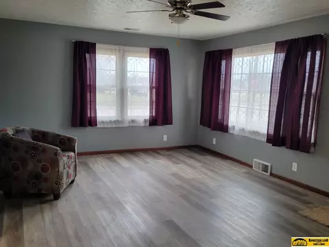 1320 Park St, Beatrice, NE 68310 photo 4