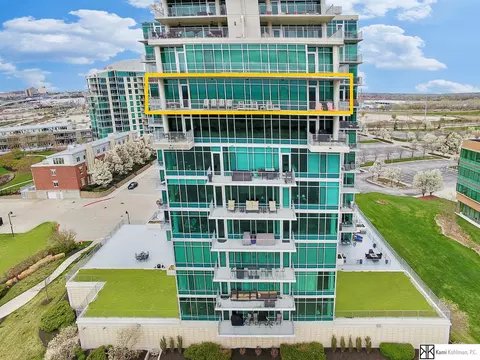 444 Riverfront Plz #1002, Omaha, NE 68102