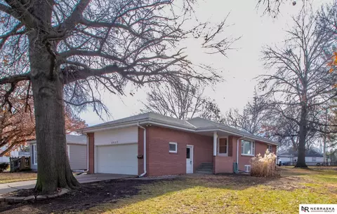 3537 W St, Lincoln, NE 68503