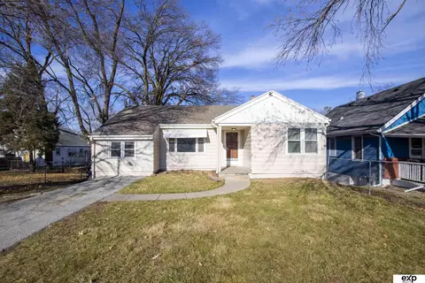 4230 Saratoga St, Omaha, NE 68111