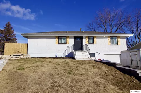 9642 Camden Ave, Omaha, NE 68134