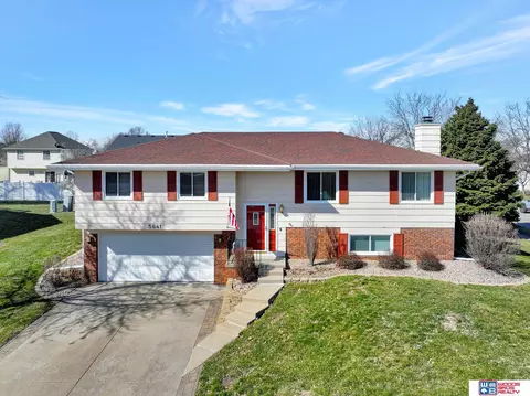 5641 NW 10th St, Lincoln, NE 68521
