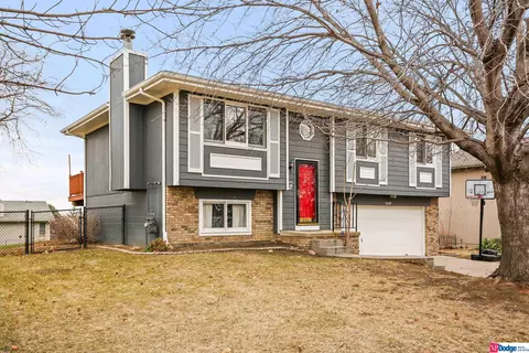 2308 Marilyn Dr, Papillion, NE 68046