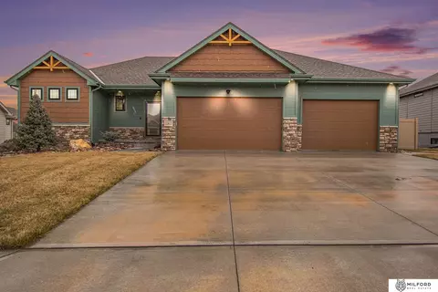 12617 S 75 St, Papillion, NE 68046