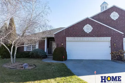 6330 S 35th Ct, Lincoln, NE 68516