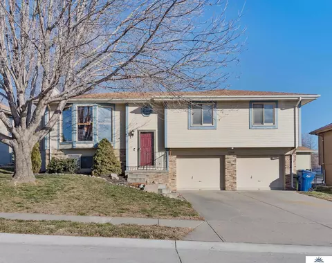 13708 Chandler St, Omaha, NE 68138