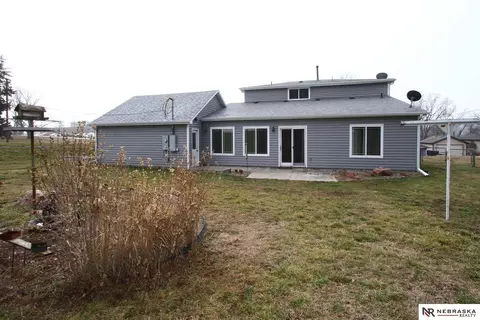 Exterior - 100 D St, Eagle, NE 68347 photo 2 of 4
