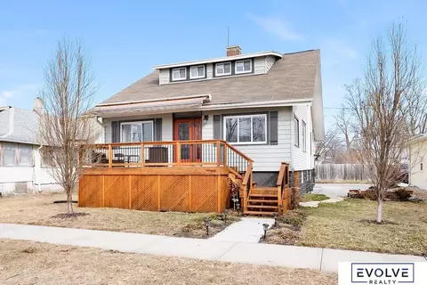 91 Carter Lake Clb, Carter Lake, IA 51510