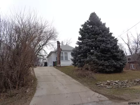 7039 S 43 St S, Bellevue, NE 68147