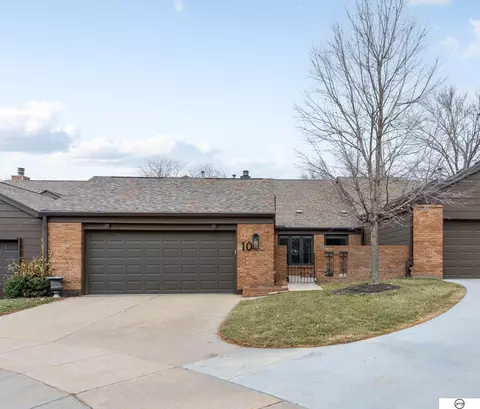 2616 Bishop Rd, Lincoln, NE 68502