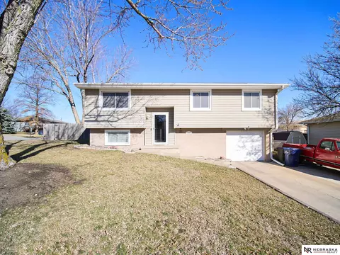 712 W Beech St, Ceresco, NE 68017