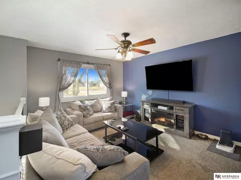 712 W Beech St, Ceresco, NE 68017 photo 3