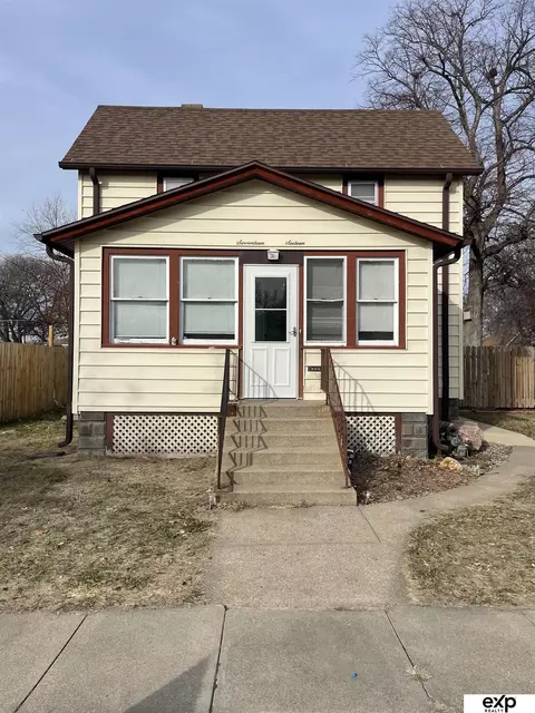 1716 10th St, Columbus, NE 68601