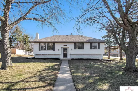 1207 N 95th Ave, Omaha, NE 68114