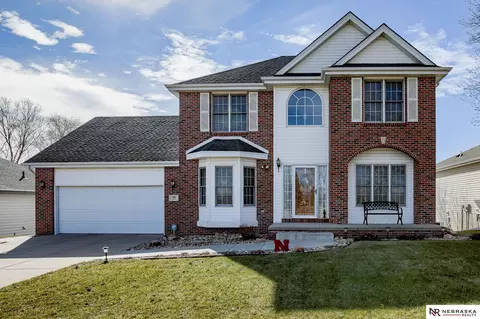 7911 Leighton Ave, Lincoln, NE 68507