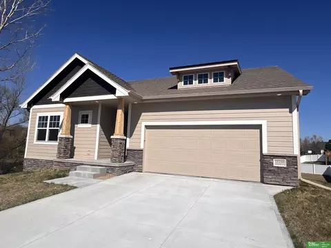 15358 Norwick Dr, Omaha, NE 68116