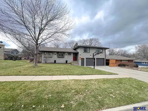 2831 S 46th St, Lincoln, NE 68506