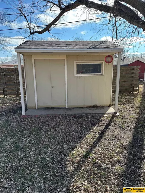 1911 Arbor Ave, Beatrice, NE 68310 photo 18