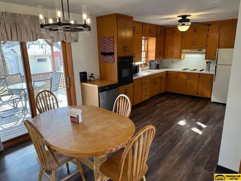1911 Arbor Ave, Beatrice, NE 68310 photo 4