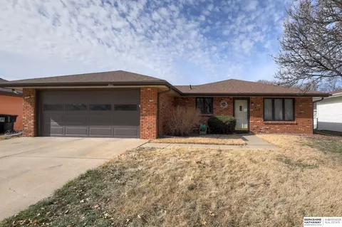 2601 S 52nd St, Lincoln, NE 68506